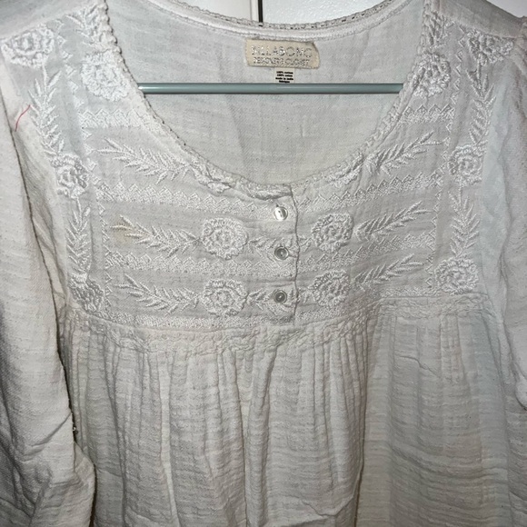 Women’s Billabong Designer Closet blouse - Picture 3 of 4